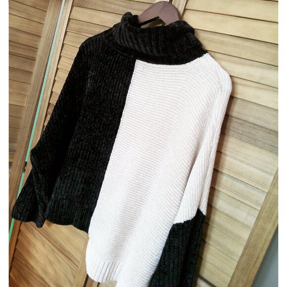 Romeo & Juliet Couture Chenille Knit Colorblock Turtleneck Boxy Sweater Size L - Picture 10 of 13